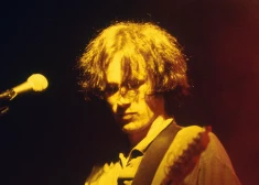 “Hallelujah” dziedātājs Džefs Baklijs, kuram paredzēja pasaules slavu. Kāpēc viņa dzīve aprāvās 30 gados?