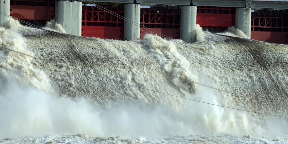 Принадлежащая концерну Latvenergo Плявинская ГЭС кует экономическую мощь страны с помощью воды из Даугавы.