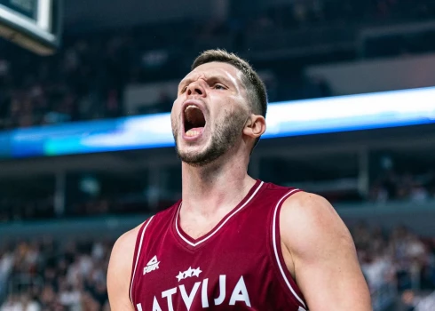 Rihards Lomažs kopš spēles pret Austriju ir jaunais izlases kapteinis.