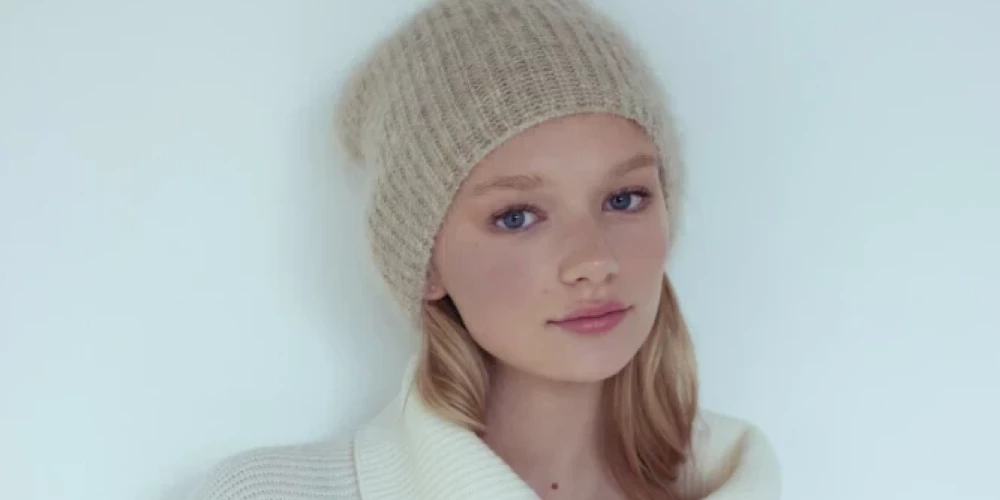 Эния работает моделью уже с 13 лет.