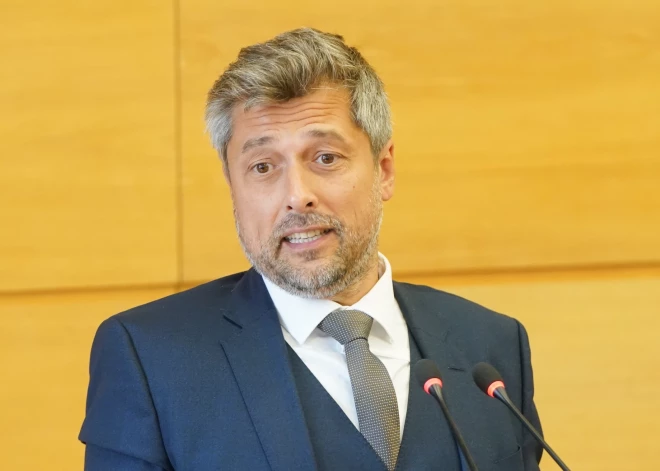 Как подготовиться к кризису: депутат подает пример - он сделал запасы бензина и дров