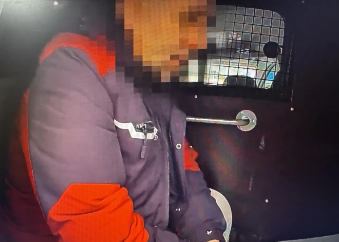 В Адажи посреди дня задержали водителя с почти 3 промилле: полицейский не сдержался - "Ну ты и дурень, приятель"