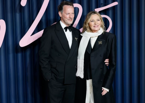 Aktrise laulības ostā iestūrējusi gandrīz 70 gadu vecumā.