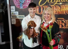 FOTO: Olga Rajecka jestrā gaisotnē prezentē savus jaunumus un līksmo ar kolēģiem