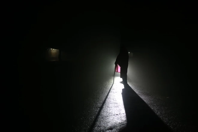 Zeltiņu pagastā joprojām dzīvojot pēc vasaras laika, kas piespiež rīta agrumā cilvēkiem dzīvot “tumsības valstībā”, jo ielu apgaismojuma ieslēgšana kavējas (ilustratīvs attēls). 