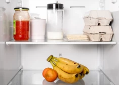 Seši iedarbīgi paņēmieni, kā tikt vaļā no smakas ledusskapī