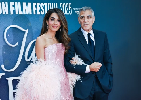 Amala un Džordžs Klūniji.