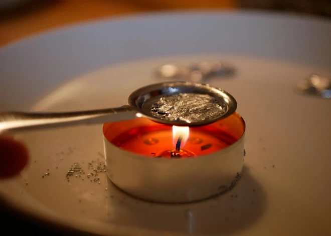 Brīdina par apslēptām briesmām, kas saistītas ar laimīšu liešanu