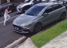 Bijusī Austrālijas skaistumkonkursa fināliste drosmīgi stājas triju noziedznieku ceļā