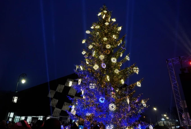 Елка на Ратушной площади.