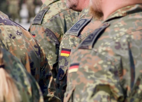 Vācijas likumdevēji atbalsta jaunu militārā dienesta modeli.
