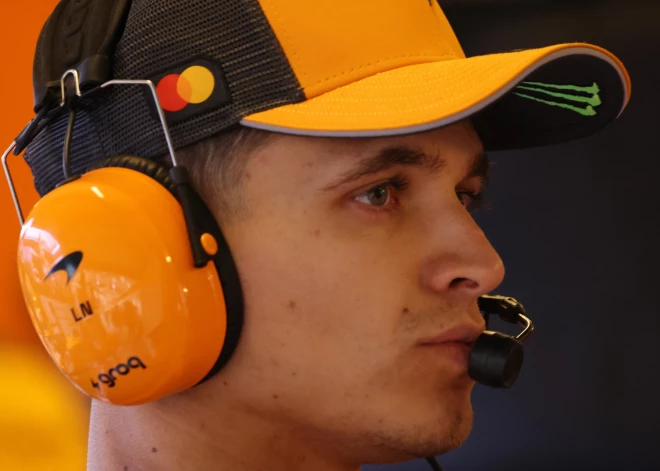 Lando Noriss ātrākais Abū Dabī "Grand Prix" pirmajos divos treniņos; Verstapens turpat blakus