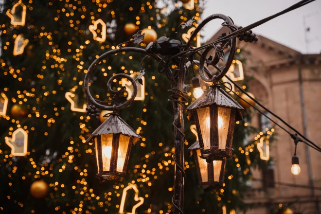 Ziemassvētku tirdziņš Doma laukumā.