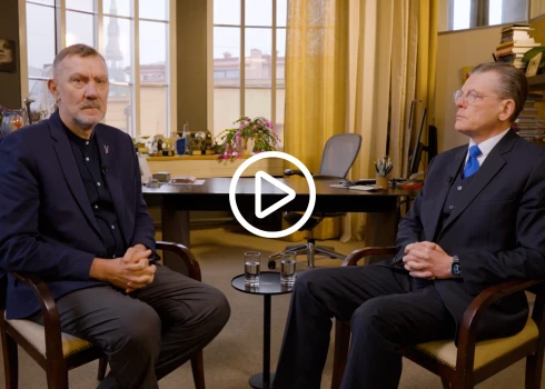 Andrejs Panteļējevs uz sarunu aicinājis Einaru Repši.