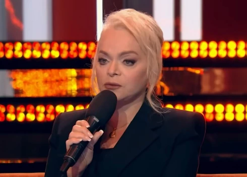 Лариса Долина заявила, что вернет деньги Полине Лурье.