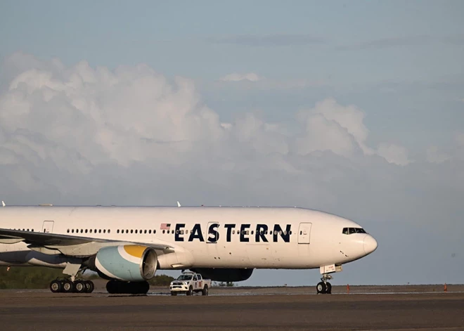 Venecuēlā ieradusies ASV lidmašīna ar 172 izraidītiem migrantiem