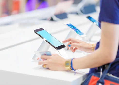 ЕС ужесточает правила рассрочки - за смартфон придется «отчитываться как за кредит».