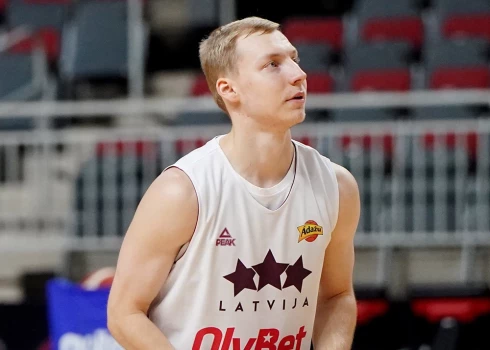 Toms Skuja pie savainojuma ticis Latvijas valstsvienības treniņa laikā un nevarēs doties laukumā aptuveni četras nedēļas.