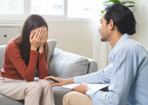 Люди все чаще обращаются за поддержкой специалистов в случаях выгорания, тревожности и хронического стресса.