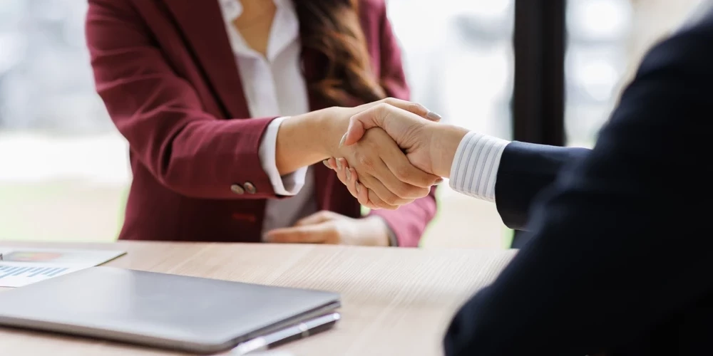 К концу 2024 года в Латвии было зарегистрировано почти 185 тысяч экономически активных предприятий.