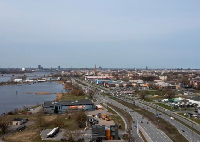 Начат сбор подписей за строительство в Риге пешеходного и велосипедного моста над улицей Краста