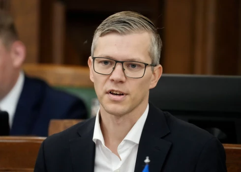 Эдмунд Цепуритис - председатель комиссии Сейма по делам Европы, депутат комиссии по иностранным делам.