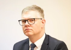 "Столбики не спасут, если ехать в реку специально": что вице-мэр Риги думает о безопасности на набережной Даугавы