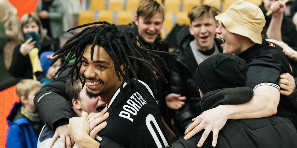 "VEF Rīga" LIBL spēlē pārspēj Valmieras basketbolistus.