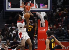 "Hawks" bez Porziņģa viesos pārspēj "Wizards"