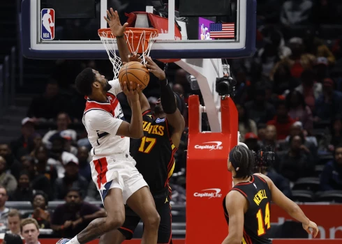 "Hawks" ar 14 uzvarām 25 mačos ieņem devīto vietu Rietumu konferencē, kur "Wizards" ar trīs uzvarām 22 cīņās ir pēdējā, 15. pozīcijā.