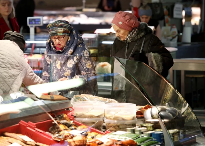 Торговцы в шоке - аренда мест на рижском Центральном рынке внезапно выросла вдвое. А что будет с ценами на продукты?