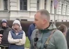 VIDEO: Rīgā protestē pret autoceļu lietošanas nodevu komercauto; piedalās arī vairāki opozīcijas politiķi