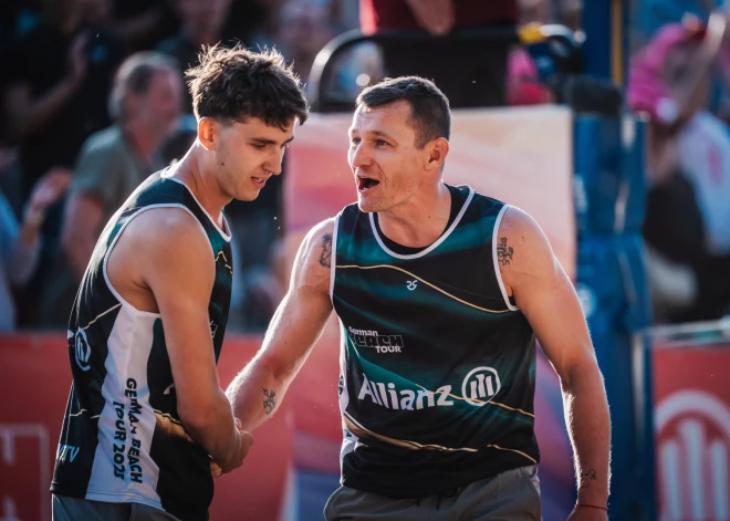 Pļaviņš un Fokerots atspēlē sešas mačbumbas un sezonas pēdējā "Elite 16" turnīra pusfinālā pieveic galvenos favorītus