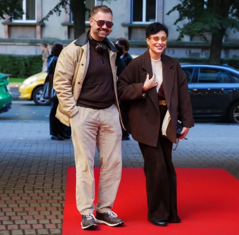 "Šis ir mans mīļākais aksesuārs!" Ieva Adamss tā citus iepazīstina ar savu Vladimiru.