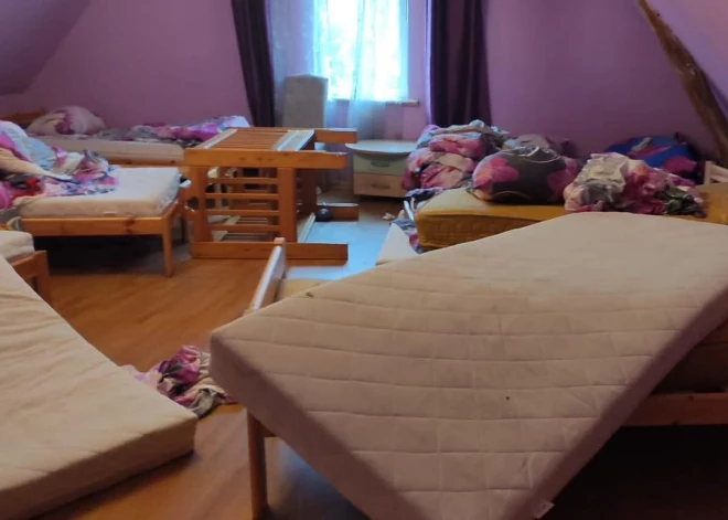 Vājprāts! Bēgošie "viesi" brauc virsū ar auto pēc viesu nama "Laimnieki" izdemolēšanas, likumsargi noplāta rokas