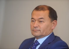 Dānijas izdotais uzņēmējs Gulami jau astoņus mēnešus Rīgas cietumā; tiesa vēl nav ieguvusi dāņu atļauju turpināt viņu tiesāt viesnīcas krimināllietā