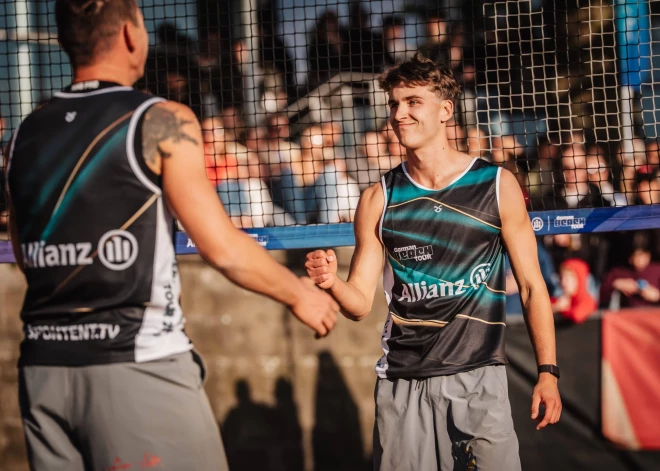 Mūsējiem sudrabs! Pļaviņš un Fokerots sezonas pēdējā "Elite 16" turnīrā finālā piekāpjas franču duetam