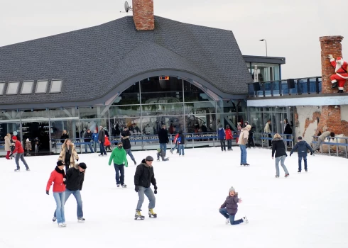 "Lido" atpūtas centra slidotava tika slēgta 2020. gadā Covid-19 pandēmijas ieviesto ierobežojumu dēļ.