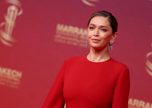 Вера Брежнева посетила церемонию закрытия и прошлась по красной дорожке 22-го Международного кинофестиваля в Марракеше 6 декабря 2025 года.