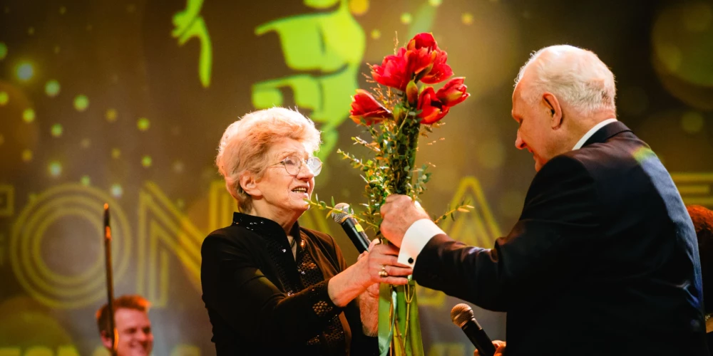  2025. gada 6. decembrī Rīgā, VEF Kultūras pils koncertzālē, izskanēja koncerts "Mikrofona aptauja/ Dziesmas, kas vieno", veltīts leģendārā Gunāra Jākobsona 90 gadu jubilejai.