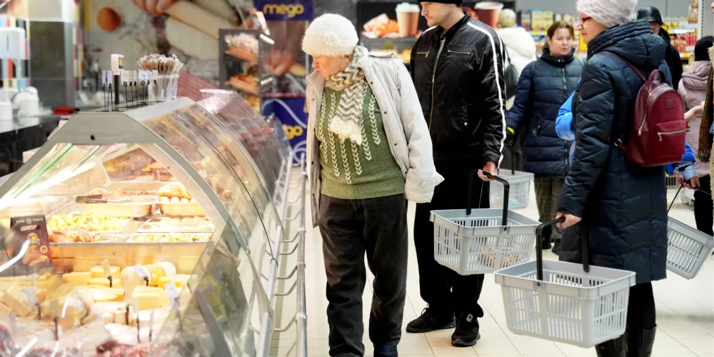 Pircējus mulsina cenu zīmes, kurās norādīts, ka nav ziņu par produktu izcelsmes valsti. Turklāt šie uzraksti redzami pie pazīstamu un cienījamu uzņēmumu ražojumiem.