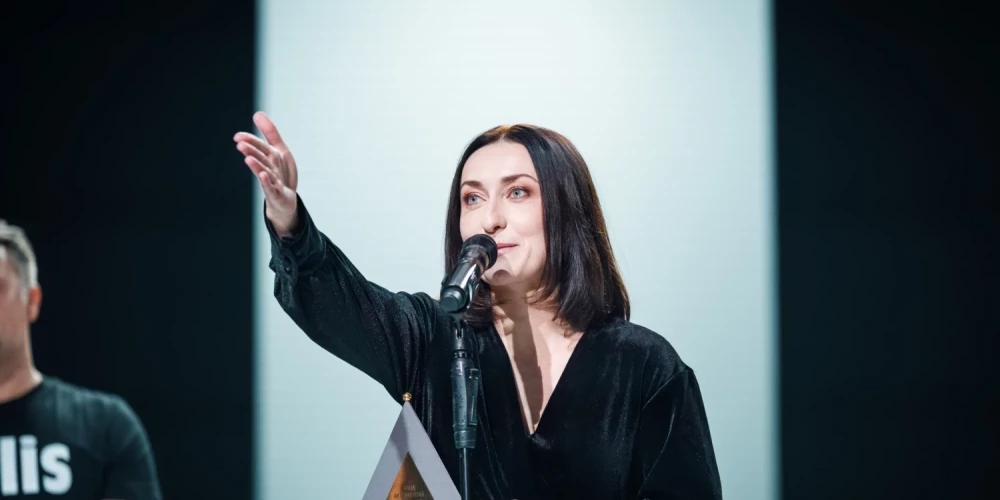 Jana Ļisova (dzimusi 1988. gada 22. augustā) ir Latvijas aktrise, "Spēlmaņu nakts" balvas ieguvēja.