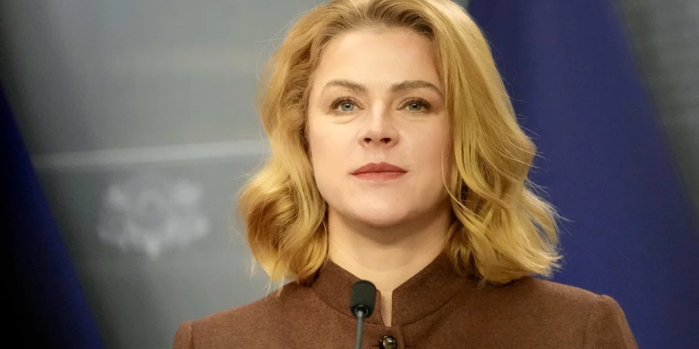  Satiksmes ministram nepieciešams nākt klajā ar skaidru un ilgtspējīgu risinājumu,” portālā “X” raksta premjere.