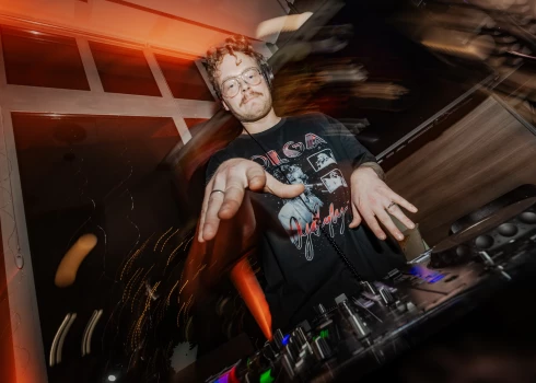 DJ Buba iegriež ballīti!
