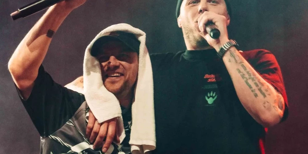 Ozols un Sudrabu Sirds, uzstājoties koncertzālē "Palladium".