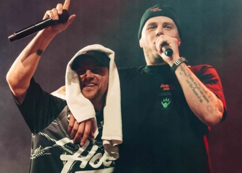 Ozols un Sudrabu Sirds, uzstājoties koncertzālē "Palladium".