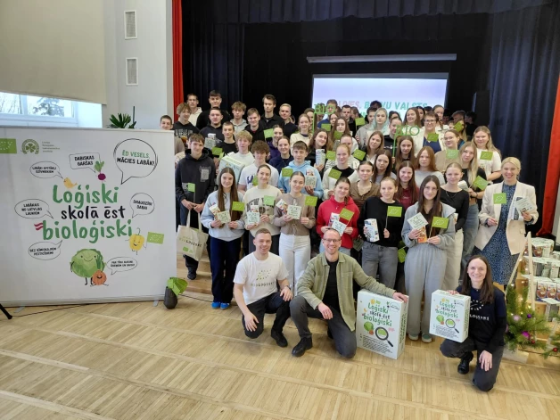 Latvijas Bioloģiskās lauksaimniecības asociācijas rīkotās kampaņas "Loģiski skolā ēst bioloģiski" lekcija Balvu Valsts ģimnāzijā. 