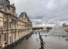 Luvru pēc laupīšanas piemeklējusi jauna nelaime: kas noticis šoreiz?