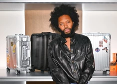 Seriāla "Emīlija Parīzē" zvaigzne arestēts Japānā par iespējamu narkotiku kontrabandu. Policija pie viņa atradusi "kristālisku vielu"