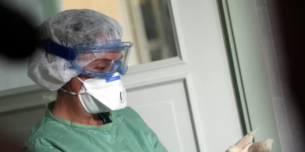 В Латвии началась эпидемия гриппа, советуют меньше бывать в людных местах.